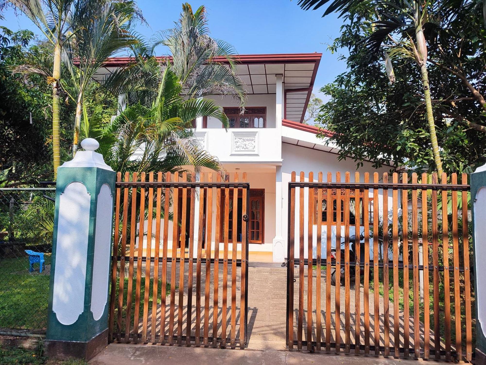 Sithu Guesthouse Bentota Buitenkant foto